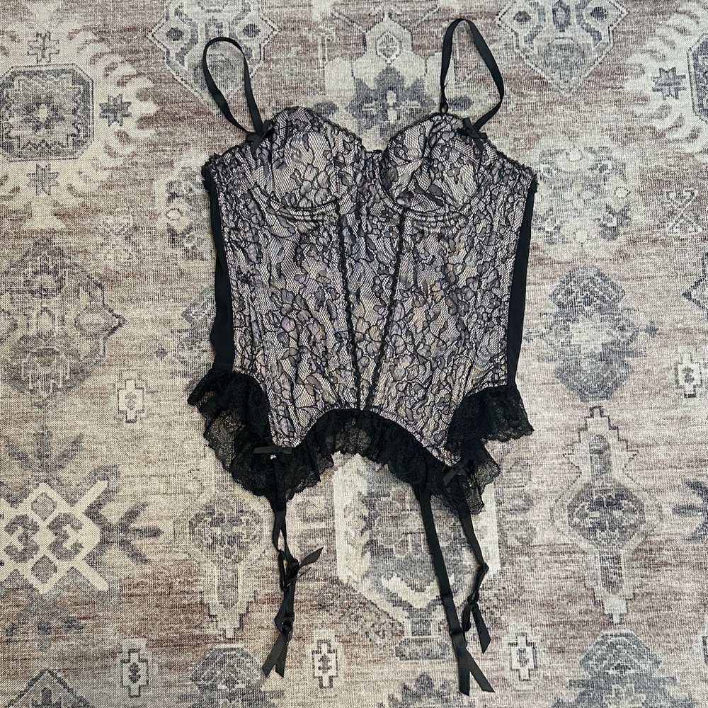 Vintage Victoria’s Secret sexy little things Elegant Black Lace corset 34b